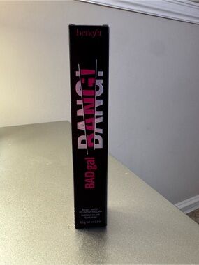 Benefit BADgal BANG! Mascara in Black with Pink Accents
